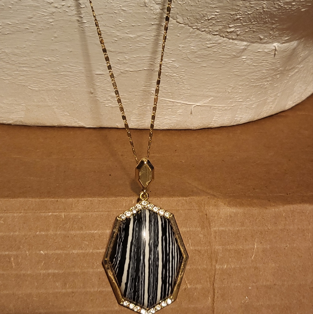 Nwt Jessica Simpson Elegant Gold And Blackstone Pendant Necklace 20$